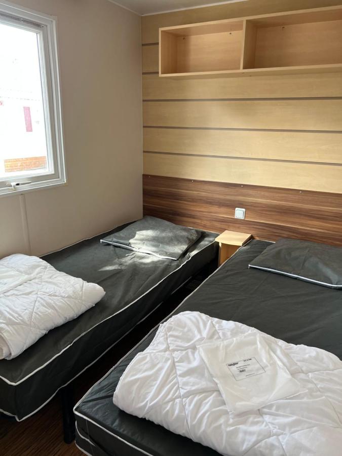 Mobilhome 4 Ca61 Виас Екстериор снимка